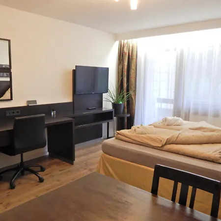 Free Apartment - Am Bruehlbach Bad Urach Buitenkant foto