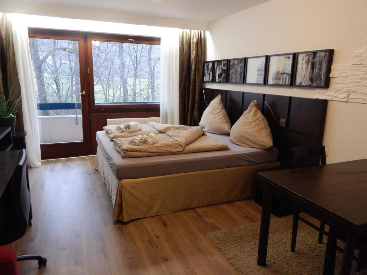 Free - Am Bruehlbach *